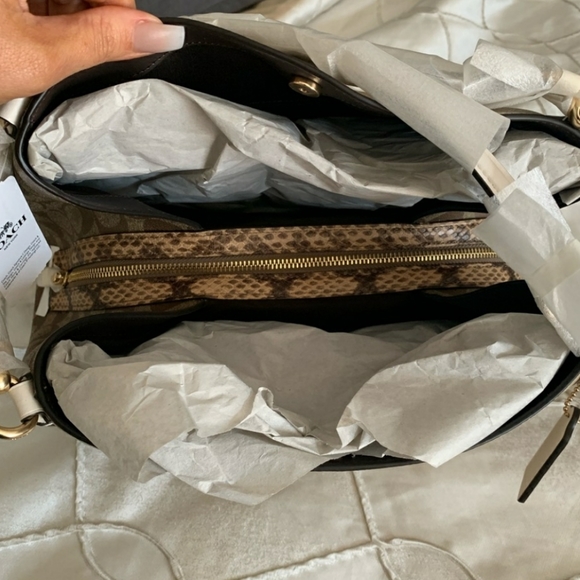 💕SOLD 💕New💚Coach Signature Snakeskin Leather Mix Shoulder Bag - Picture 6 of 6